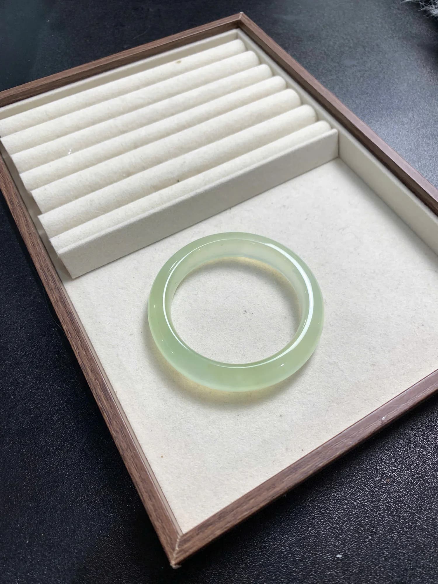 Tụ Nham Xanh Lá mã 10026