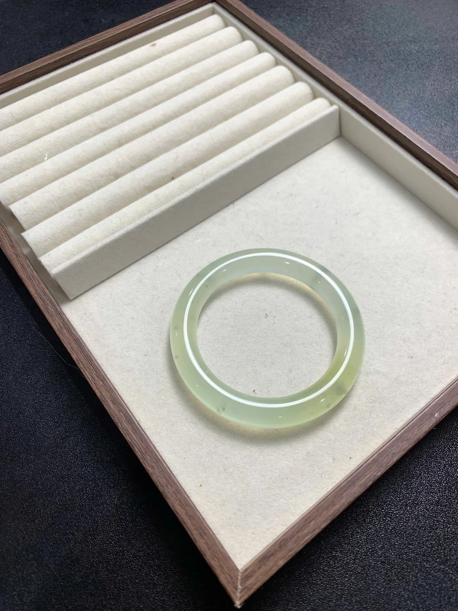 Tụ Nham Xanh Lá mã 10030