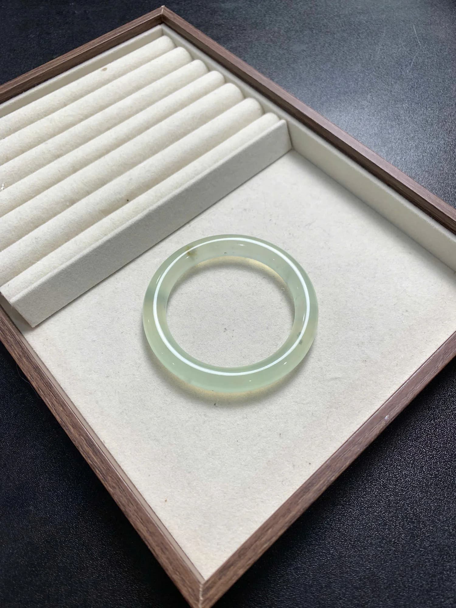 Tụ Nham Xanh Lá mã 10033